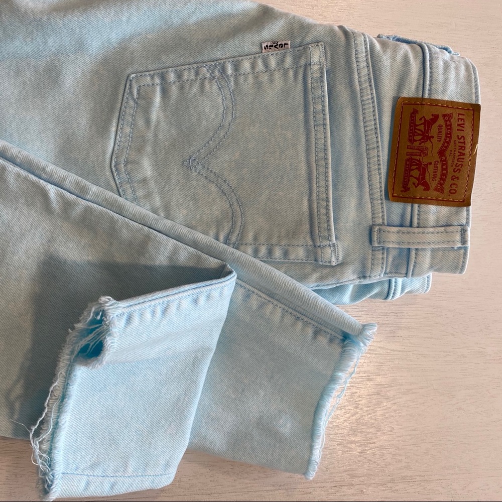 Anthro Levi’s Wedgie Fit Raw Hem High Rise Jeans - Picture 10 of 12